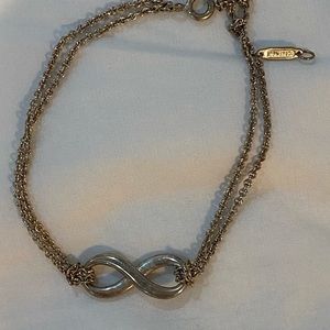 Tiffany and Co. bracelet. Infinity collection. Silver.